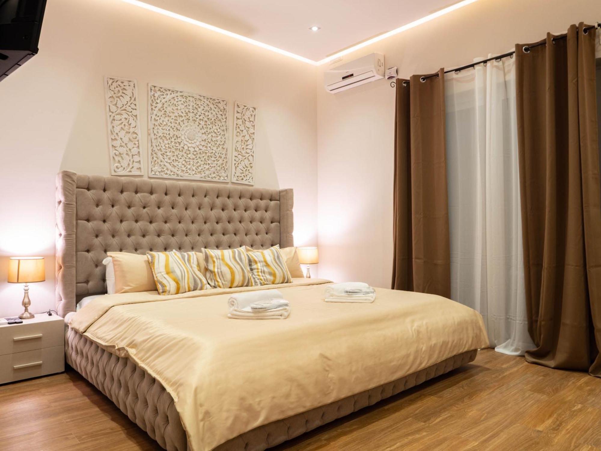 Villa Gaia - Sunset Views, Indoor Heated Pool, Sauna And Games Room เมลลิฮา ภายนอก รูปภาพ