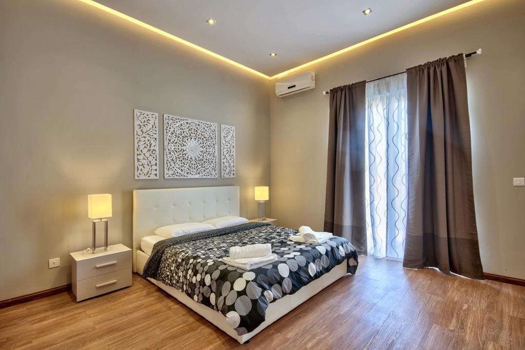 Villa Gaia - Sunset Views, Indoor Heated Pool, Sauna And Games Room เมลลิฮา ภายนอก รูปภาพ