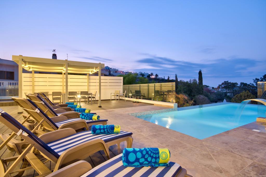 Villa Gaia - Sunset Views, Indoor Heated Pool, Sauna And Games Room เมลลิฮา ภายนอก รูปภาพ