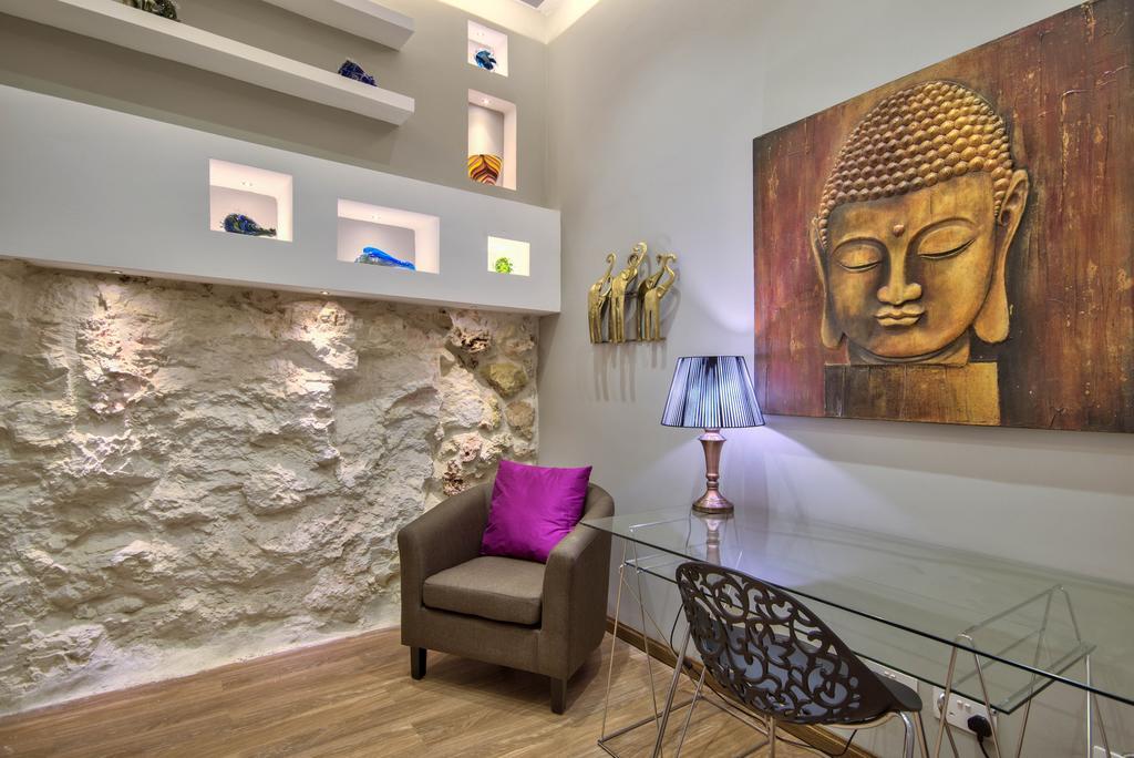 Villa Gaia - Sunset Views, Indoor Heated Pool, Sauna And Games Room เมลลิฮา ภายนอก รูปภาพ