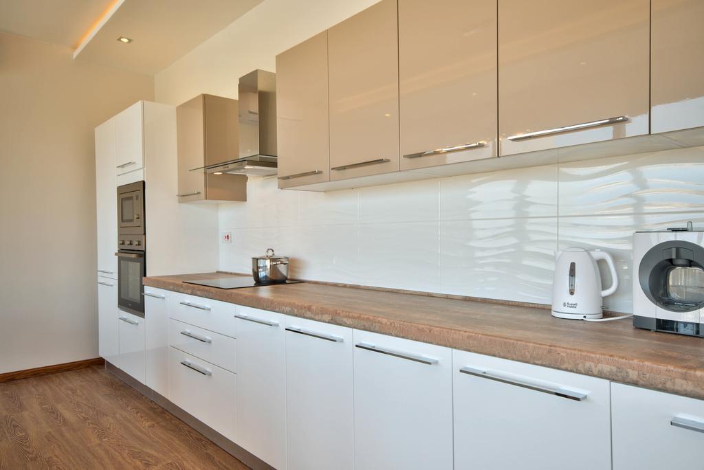 Villa Gaia - Sunset Views, Indoor Heated Pool, Sauna And Games Room เมลลิฮา ภายนอก รูปภาพ
