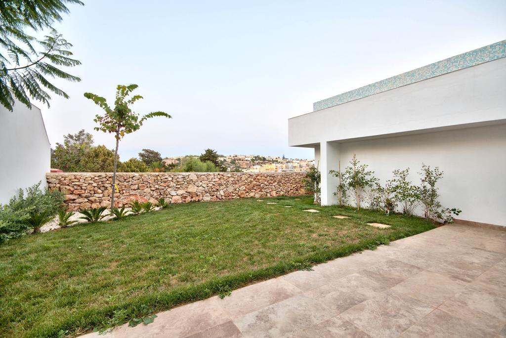 Villa Gaia - Sunset Views, Indoor Heated Pool, Sauna And Games Room เมลลิฮา ภายนอก รูปภาพ