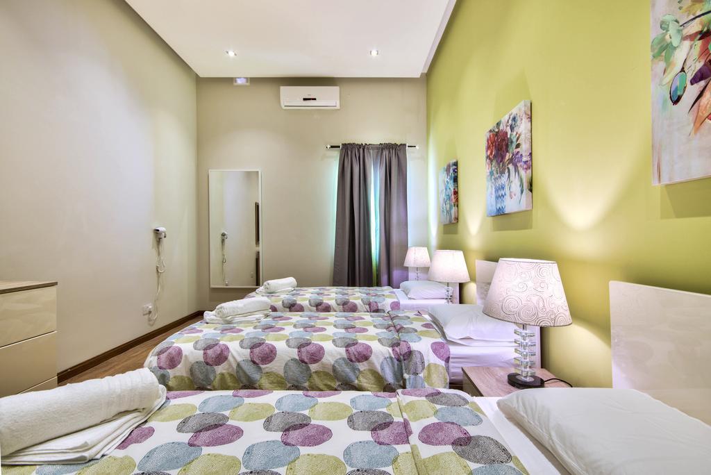 Villa Gaia - Sunset Views, Indoor Heated Pool, Sauna And Games Room เมลลิฮา ภายนอก รูปภาพ