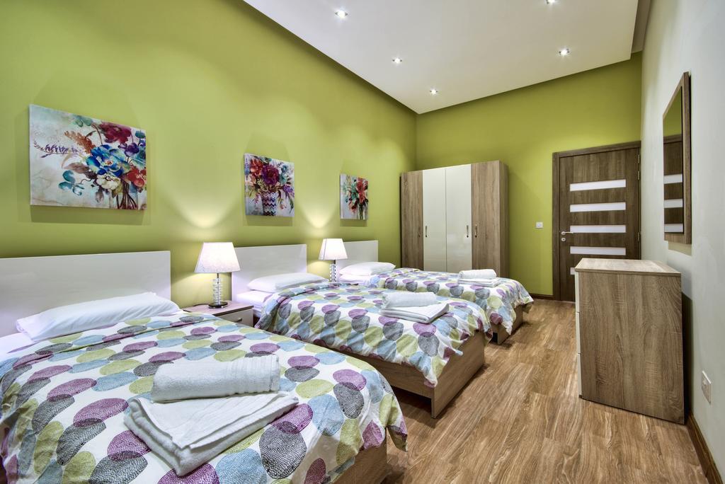 Villa Gaia - Sunset Views, Indoor Heated Pool, Sauna And Games Room เมลลิฮา ภายนอก รูปภาพ